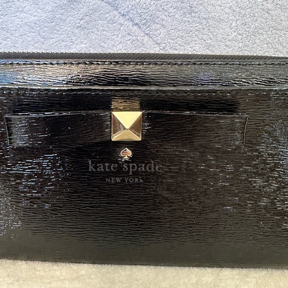 $229 Kate Spade Layton Bow Wallet Wristlet. - Picture 2 of 16